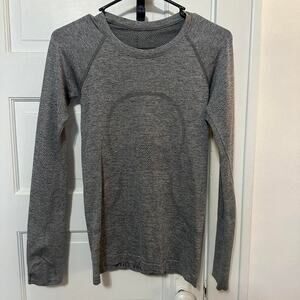 Lululemon grey long sleeve swiftly